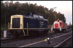 211048 vor 360870 am 16.10.1993 im Bahnhof Marktredwitz.