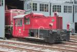 Die 323 133-9 und die V100 2299 der Vulkan-Eifel-Bahn stehen vor dem Lokschuppen des Gerolsteiner Eisenbahnmuseums am 12.08.2009