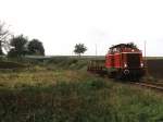 D25 (ex-DB 211 345-4) der Bentheimer Eisenbahn AG mit Gterzug 308 zwischen Ochtrup-Brechte und Bentheim-Nord bei Gildehaus am 01-10-2001.