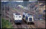 Loktreffen im Bahnhof Hasbergen am 13.8.1993: 150138 setzt vor einen Leerzug.