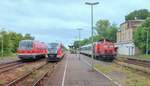 Großes Treffen in Ebenhausen am 19.6.01: Von links nach rechts gaben sich 614 038, ein an der Front nicht beschrifteter 642er und 212 330 die Ehre.