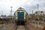 DB Museum 212 372-7 am 24.03.18 beim Lokschuppenfest in Treysa auf der Drehscheibe