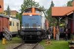 212 063 mit einem Schlierenwagen der ÖBB und 212 242 hinten am 03.07.16 am Endbahnhof der Lokalbahn Bad Endorf-Obing in Obing