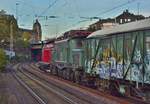 Nachschuss auf 194 158 in Wuppertal Steinbeck. Gezogen wurde sie von 212 079-8 auf den Weg nach Hamm. Dort wird sie ihre neue Heimat finden.

Wuppertal 27.10.2019