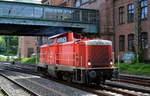 DB Fahrwegdienste GmbH, Frankfurt (Main) mit  212 036-8  [NVR-Nummer: 92 80 1212 036-8 D-DB] am 02.06.20 Bf. Hamburg-Harburg.