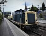 DIESELLOK 212 376-8 MIT DB 215 082-9 AM HAKEN IN KIRCHEN/SIEG
Auf Durchfahrt im Bahnhof KIRCHEN/SIEG die 212 mnit der 215 am Haken am 24.8.20...