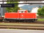 Die wie neu ausehende 212 036-8 rangiert am 1.9.07 in Offenburg