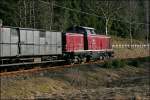 Ein klein bissel Stilbruch: 212 007 bespannt den DPE 88003, gebildet aus Waggons der 1930er Jahre, Richtung Winterberg (Westf).