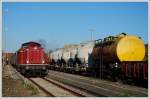 212 084 von Garching kommend, am 17.10.2008 bei der Einfahrt mit einem Fotopersonenzug in Trostberg in Bayern. 
