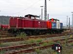 Nbe 212 089 und ihre Schwester 212 261 warten auf den Nachteinsatz am 16.12.06 im Hagen/Gbf