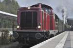 Ein DB 212 007-9 (V100) mit Donnerbuchsen und schublok 38 2267 (P8)als Sonderzug von Mnster nach Enschede, hier bei Aufenthalt in Gronau (Westf) am 24 sept 2011.