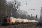 Die DGEG 212 007 fuhr am 13.3.12 mit einem Gaskesselzug durch Ratingen-Lintorf.