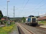 212 329-7 durchfhrt am 28. Juni 2012 mit dem Unkrautspritzzug den Bahnhof Kronach.