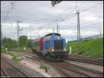 Ein Sonderzug aus Gro-Gerau als Zubringer zum Eisenbahnmuseum Darmstadt-Kranichstein anllich der dort stattfinden 7. Kranichsteiner Eisenbahntage fuhr mit V1252 der Mittelweserbahn (ex DB 212 322) am 27.05.2006 in Darmstadt-Nord ein. Am Zugschlu befand sich 194 051, der Pantograph ist am Fahrdraht erkennbar.