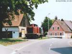 Der Bahnhof Mühlhausen liegt etwa 200 Meter östlich vom Ort.