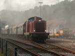 Nach dichtem Rauch präsentiert sich nun die 212 007-9 mit dem Pendel Sonderzug Bochum Dahlhausen S-Bahn - Bochum Dahlhausen.
Am Zugschluss schiebt eine kleine Diesellok den Sonderzug und zieht ihn später wieder ins Museum. 

Bochum Dahlhausen 20.09.2014