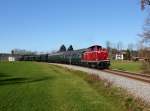 Die V 126 mit einem Sonderzug nach Tegernsee am 06.12.2015 unterwegs bei Schaftlach.