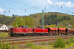   Zwei V 100.20 der EfW-Verkehrsgesellschaft mbH fahren in Doppeltraktion am 06.05.2016 in Betzdorf/Sieg mit einem leeren Schotterzug in den Abstellbereich.