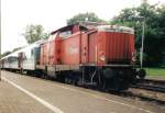 212 301 am 04.07.01 im Bahnhof Ebenhausen. Sie kam von und fhrt nach Gemnden(Main).