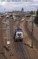 Bahnhof Gießen am 6.7.1988  Um 14.01 Uhr rangiert 212374.