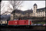 213332 fährt hier mit dem Zug 7575 nach Emmelshausen am 10.3.1993 um 11.32 Uhr in Boppard ab.