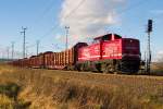 213-334 der Rennsteigbahn fhrt einen mit Holz beladenen Ganzzug am Block Steinberg auf der Strecke Kassel - Halle/S die Blankenheimer Rampe bergwrts.
Die Aufnahme entstand am 27.11.2007.