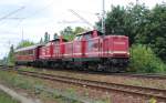 berfhrungsfahrt eines Mitropa Speisewagen mit zwei Fahrzeugen der Rennsteigbahn in Berlin Eichgestell am 15.07.2011