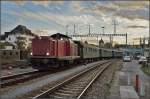 <U>150 Jahre Hochrheinbahn.</U>

V100 2335 fährt aus dem Bahnhof Schaffhausen mit Ziel Stuttgart aus. Anmerkung für Zweifler... Fotostandort ist der Gehweg der Hochstraße. Oktober 2013.