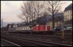 213332 mit Zug 7575 nach Emmelshausen am 10.3.1993 um 11.32 Uhr im Bahnhof Boppard.