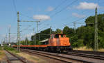 214 025 der BBL führte am 27.06.18 einige Flachwagen durch Niederndodeleben Richtung Magdeburg.