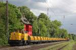 Leonhard Weiss 214 010 und LW 203.001 am Zugschluss mit einem Bauzug am 12.5.12 in Ratingen-Lintorf.