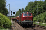 Am schönsten ist es immer noch zuhause. Am 08.05.2020 dokumentierte ich eigentlich nur einige meiner Heimattriebwagen, als sich dann EfW 215 028 mit einem Schotterzug blicken ließ. 