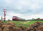 DB 215 018-3 mit E-3785 von Nijmegen nach Kleve bei Groesbeek am 26.05.1991, 15.24u. Scanbild 95637, Kodak Ektacolor Gold.