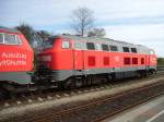 Diesellok 215 912 der DB AutoZug GmbH (SyltShuttle) wartet am 17.04.2007 im Bahnhof Niebll auf ihren nchsten Einsatz.