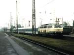 215 115-7 mit RB 8712 Dsseldorf-Kleve auf Krefeld Hauptbahnhof am 26-8-1997.