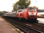 215 125-6 mit Nahverkehrszug 8382 Grevenbroich-Neu auf Bahnhof Grevenbroich am 25-10-1994.