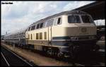 215068 vor E 3579 nach Schwäbisch Hall am 17.8.1989 um 13.35 Uhr im HBF Heilbronn.