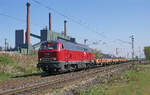 Nach langer Zeit habe ich am 09.04.2025 meinem Foto-Lieblingsmotiv, der Kokerei Prosper, einen Besuch abgestattet und wurde mit der „NEO LOX“ - Diesellokomotive 215 027-4, samt Schotterzug, belohnt.