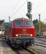   Die schöne altrote 215 086-0 (ex 225 086-8) der RE - Rheinische Eisenbahn rangiert am 31.03.2014 im Bahnhof Betzdorf/Sieg.