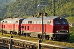 In Oberwesel stehen die beiden Dieselloks 215 086-0 und 218 484-4 als Lokzug und warten auf Weiterfahrt.