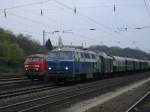 BR 216 , NIAG 8 mit DPE 88075 ,berholt BR 225 004-1 + 225 005-8  mit GZ am Haken in Bochum Nord.(19.04.2008)