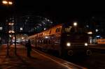 V 160 003 steht am Abend des 28.11.09 mit ihrem Sonderzug zurck nach Lbeck im Leipziger Hbf.