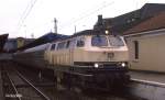 216061 mit E 7351 nach Oldenburg am 16.11.1988 um 15.22 Uhr im unteren Bahnhof des HBF Osnabrück.