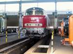 Auf der OMB Tag der offenen Tr in Neustrelitz eine V160 003 abgestellt im Reperaturschuppen 