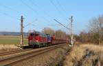 216 224-6 (IGE) und 745 701-3 (RailTransport Stift) zu sehen am 21.02.18 mit einem Dünger oder Getreidezug bei Nebanice/Tschechien.