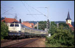 216205 mit E 3856 fährt hier am 1.7.1993 um 18.45 Uhr in Richtung Eberbach durch Gundelsheim.