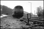 216 224-6, die einen Stopfexpress nach Roßberg gebracht hat, verweilt auf dem dortigen Kießzuggleis, 15.03.12
