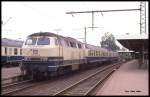 Altenbeken am 10.9.1989 um 18.00 Uhr: 215163 hält mit E 3925 nach Stadtoldendorf.