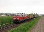 217 011 und 217 015 mit IKL 50536 in Tling (10.05.2006)