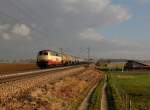 Die 217 002 mit einem Kesselzug am 27.11.2015 unterwegs bei Stephansposching.